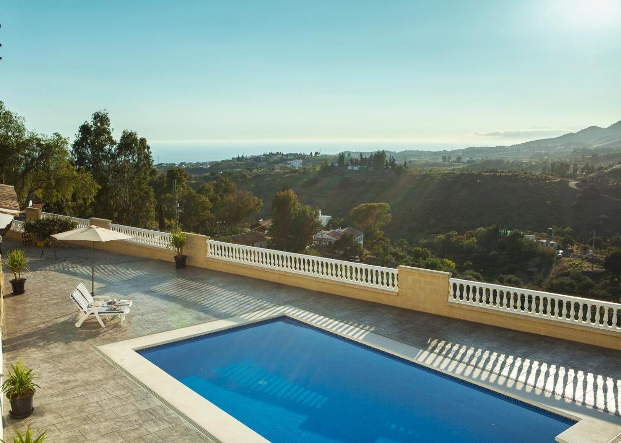 Villa El Palomar Azul With Pool And Sea View Benajarafe Zewnętrze zdjęcie