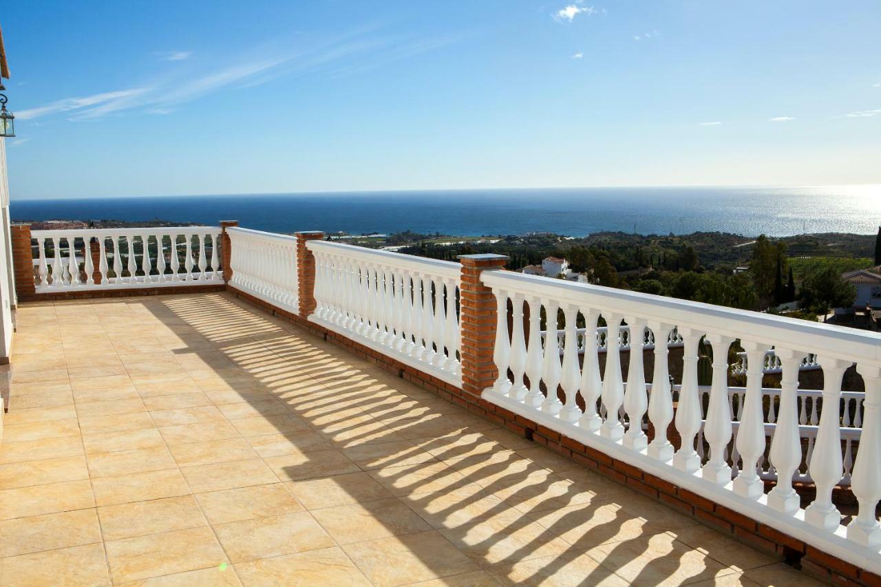 Villa El Palomar Azul With Pool And Sea View Benajarafe Zewnętrze zdjęcie